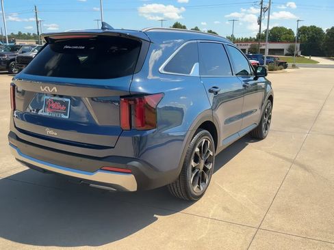 Used 2025 Kia Sorento EX w/ Panoramic Sunroof Package FWD image 7