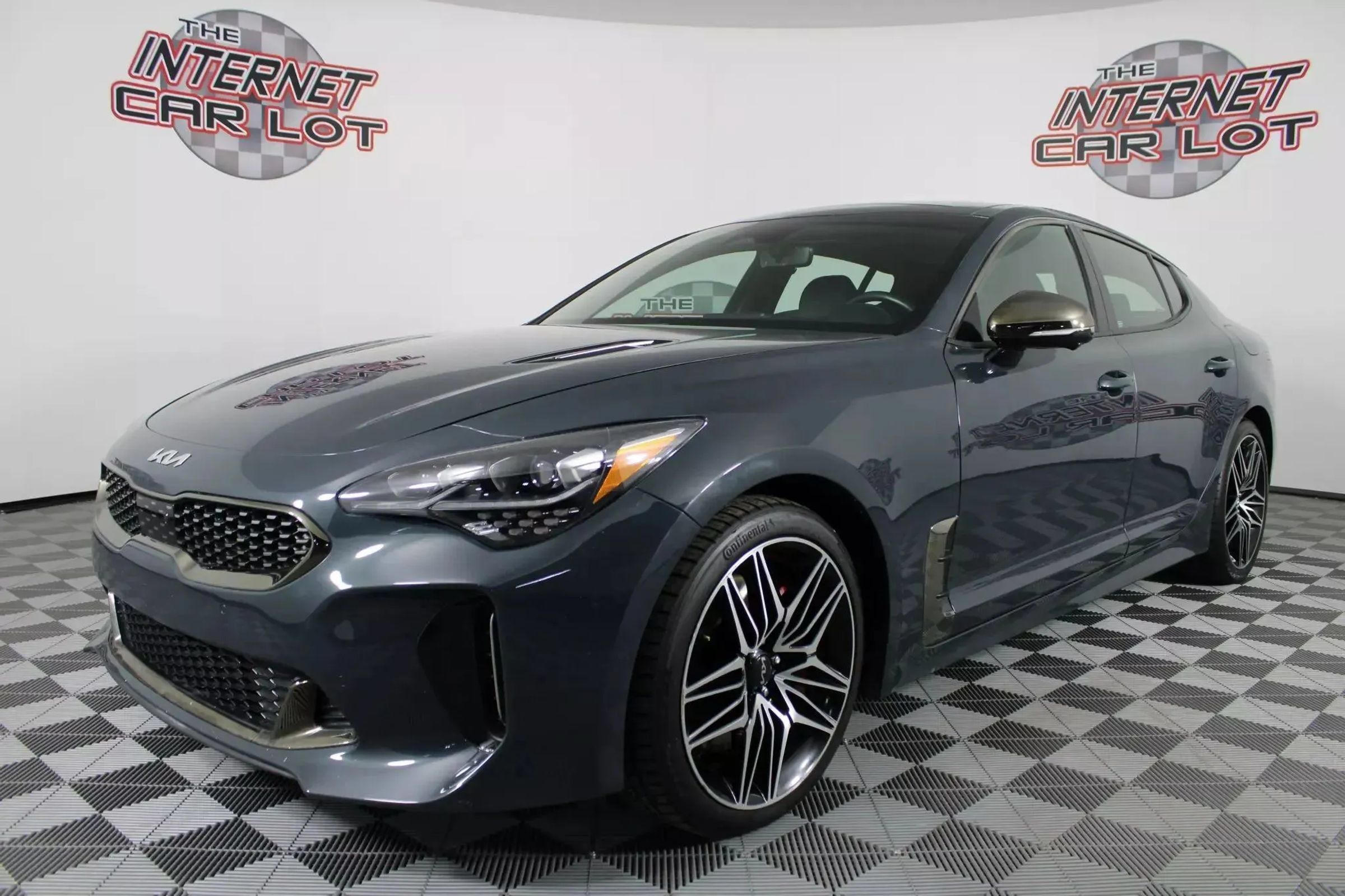 Used 2022 Kia Stinger GT2 AWD/4WD image 3
