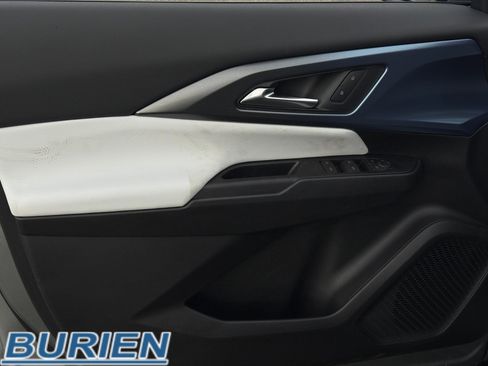 New 2026 Chevrolet Equinox EV LT image 9