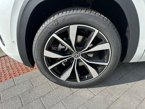 New 2026 Volkswagen Atlas Cross Sport SEL Premium R-Line AWD/4WD image 9