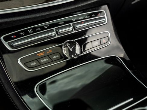 Used 2017 Mercedes-Benz E 300 4MATIC image 26