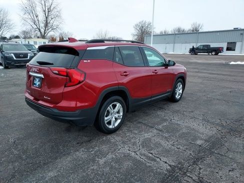 Used 2018 GMC Terrain SLE w/ Driver Convenience Package image 3