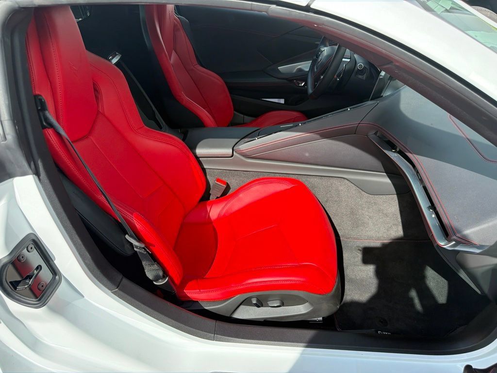 Used 2025 Chevrolet Corvette Stingray Coupe w/ 1LT RWD image 9