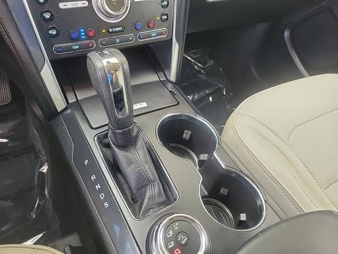 Used 2018 Ford Explorer Platinum AWD/4WD image 23