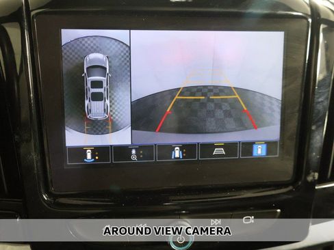 Used 2023 Chevrolet Traverse LT w/ LT Premium Package image 7