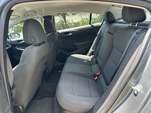 Used 2018 Chevrolet Cruze LT w/ Convenience Package FWD image 28
