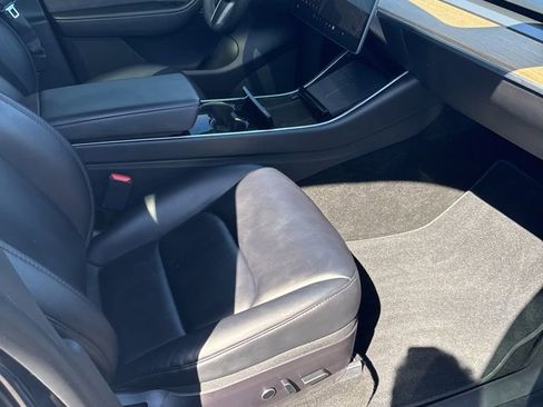 Used 2021 Tesla Model Y Long Range AWD/4WD image 5