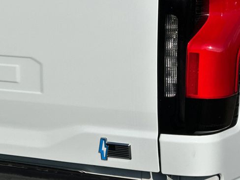 Used 2023 Ford F150 Lightning XLT image 28