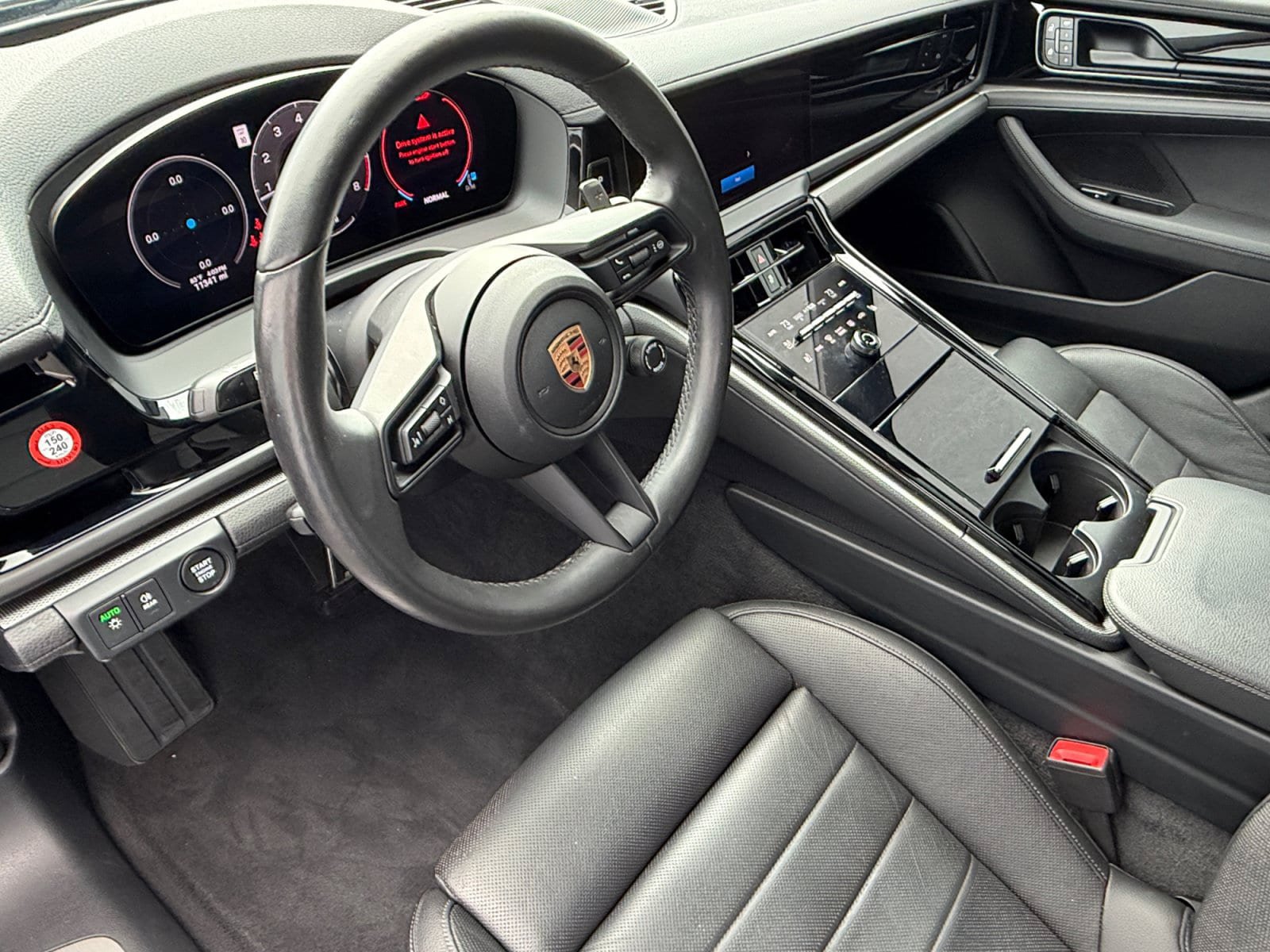 Certified 2025 Porsche Panamera 4 AWD/4WD image 4