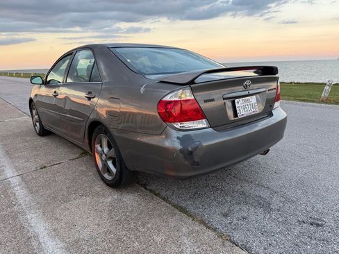 Used 2005 Toyota Camry SE image 7
