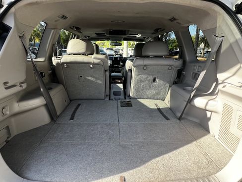 Used 2011 Toyota Highlander Limited w/ Tow Pkg image 49