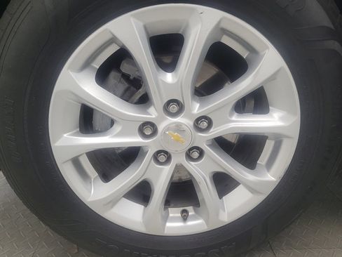 Used 2019 Chevrolet Equinox LT w/ Driver Convenience Package image 31