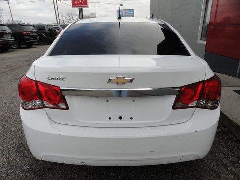 Used 2013 Chevrolet Cruze LS FWD image 8
