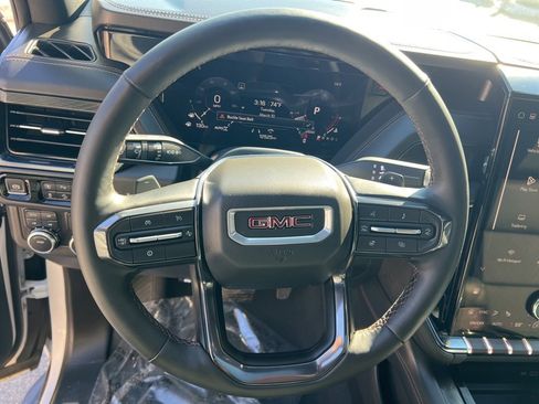 Used 2025 GMC Yukon AT4 image 15