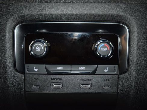 New 2026 Chevrolet Suburban Premier image 42