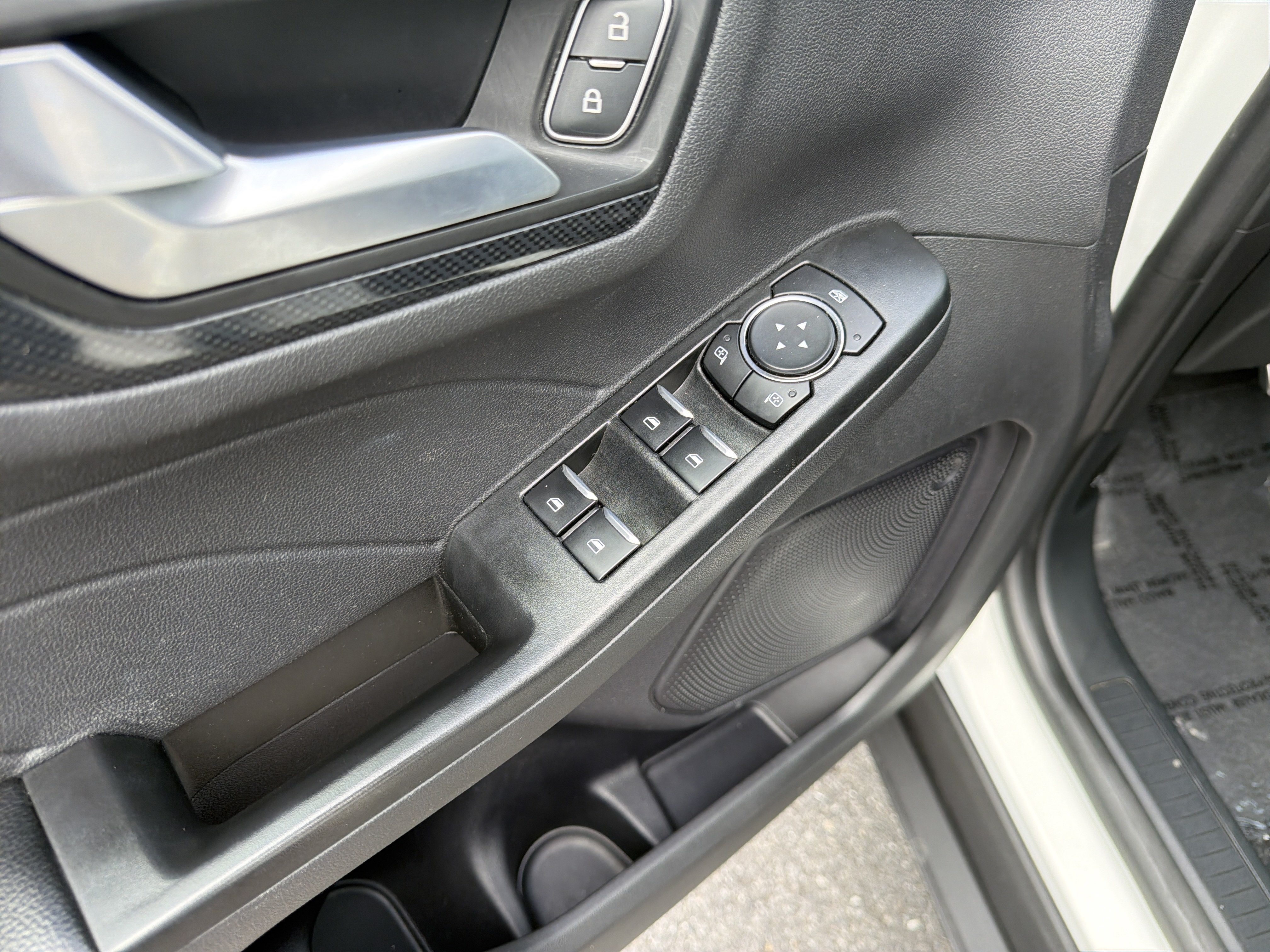 Used 2024 Ford Escape ST-Line AWD/4WD image 16