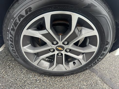 Used 2017 Chevrolet Sonic LT FWD image 25