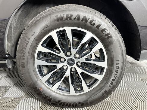 Used 2025 Ford Expedition Platinum AWD/4WD image 35