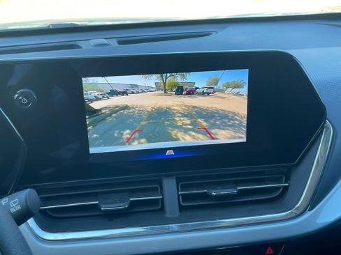 Used 2025 Chevrolet Trax LT image 27