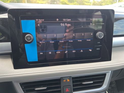 New 2025 Volkswagen Taos SE image 25