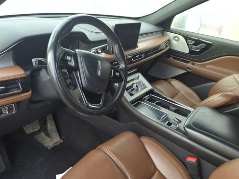 Used 2020 Lincoln Aviator Reserve w/ Equipment Group 201A image 8