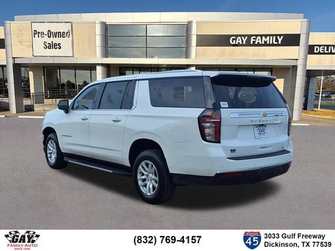Used 2022 Chevrolet Suburban LT RWD image 2