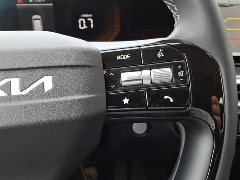 Certified 2026 Kia Sorento LX FWD image 23
