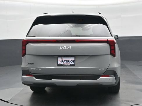 Used 2025 Kia Carnival EX FWD image 34