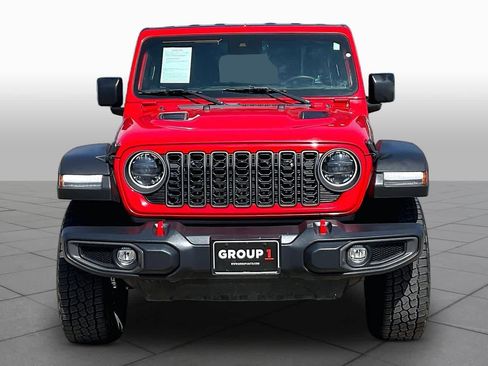 Used 2024 Jeep Wrangler Unlimited Rubicon AWD/4WD image 4