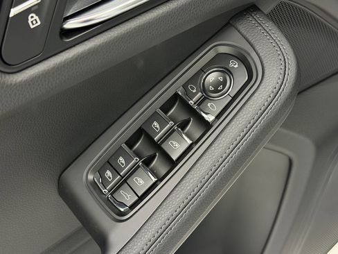 New 2026 Porsche Macan image 28