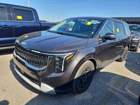 Used 2025 Kia Carnival FWD image 1