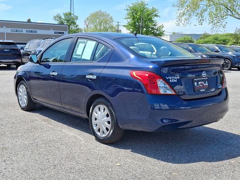 Used 2014 Nissan Versa SV FWD image 8