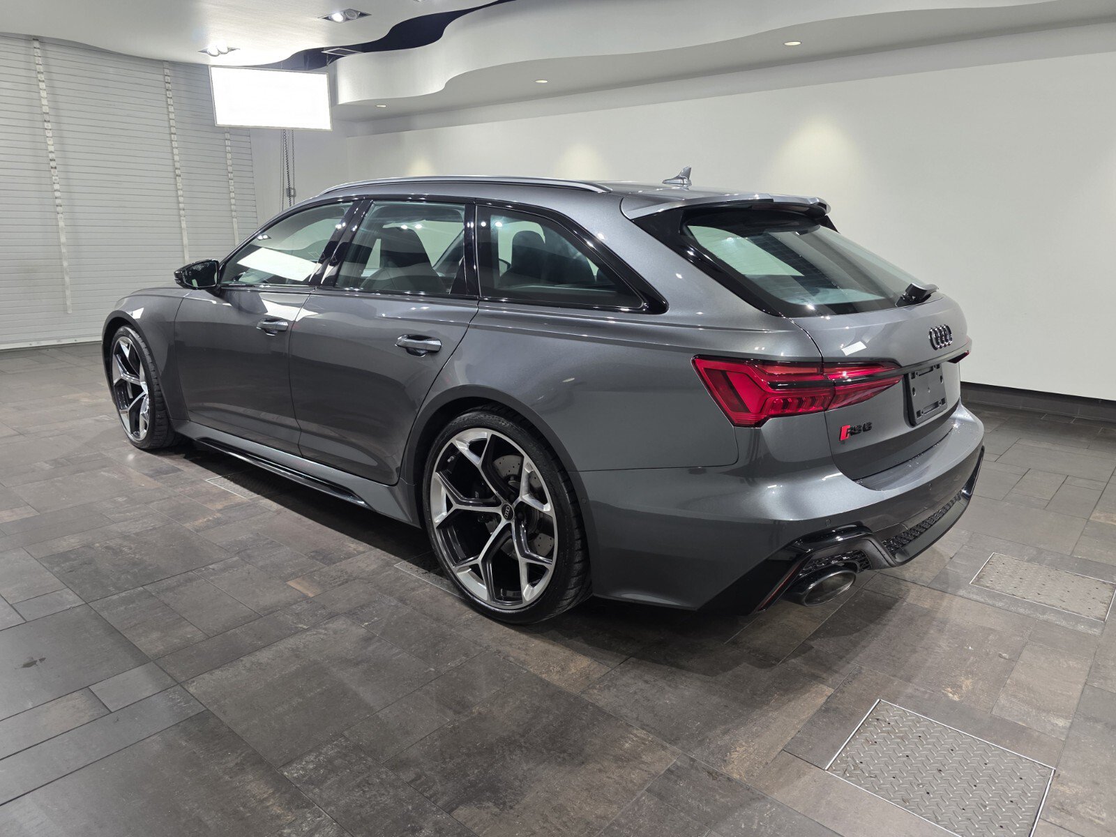 Used 2024 Audi RS 6 performance AWD/4WD image 4
