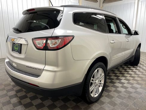 Used 2015 Chevrolet Traverse LT w/ Style and Technology Package FWD image 46
