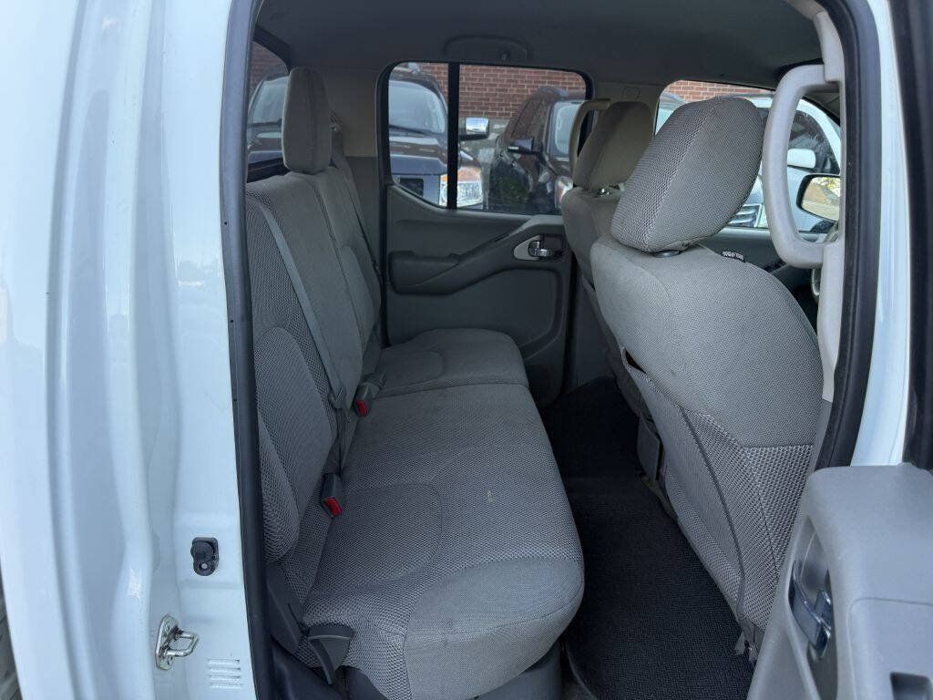 Used 2017 Nissan Frontier SV w/ SV Value Truck Package RWD image 29