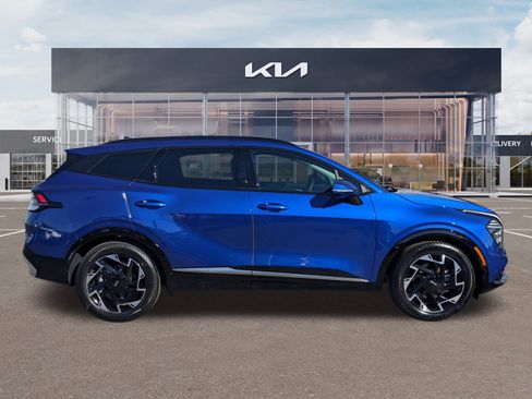 Certified 2024 Kia Sportage SX image 3