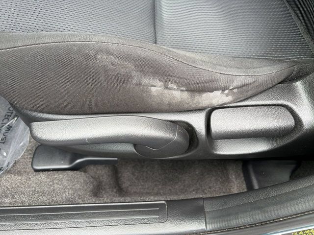 Used 2011 MAZDA MAZDA3 i Touring FWD image 12