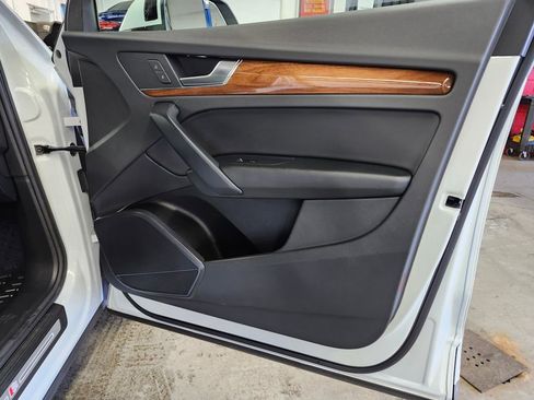 Certified 2023 Audi Q5 2.0T Premium w/ Convenience Package image 17