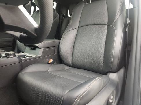 Used 2025 Toyota Tacoma Limited AWD/4WD image 14