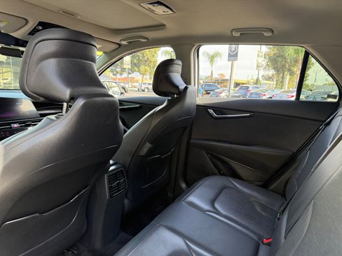 Used 2024 Kia Niro SX image 16
