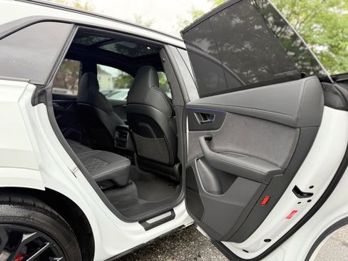 Used 2025 Audi SQ8 Prestige image 40