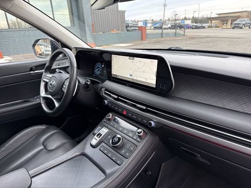 Used 2024 Hyundai Palisade Limited image 19
