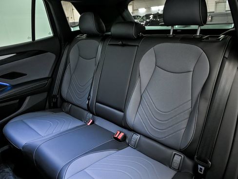 New 2026 Volkswagen Tiguan SE R-Line AWD/4WD image 9