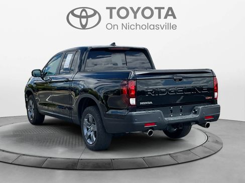 Used 2024 Honda Ridgeline TrailSport image 3