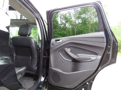 Used 2019 Ford Escape Titanium AWD/4WD image 15