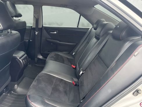 Used 2016 Toyota Camry XSE FWD image 13