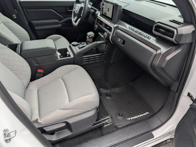 Used 2025 Toyota Tacoma SR5 AWD/4WD image 12