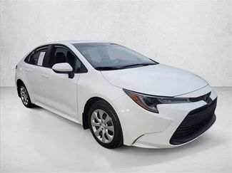Used 2025 Toyota Corolla LE FWD video 3