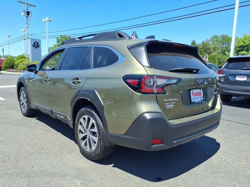 Certified 2025 Subaru Outback Premium AWD/4WD image 4