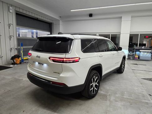 Certified 2024 Jeep Grand Cherokee L Limited AWD/4WD image 6
